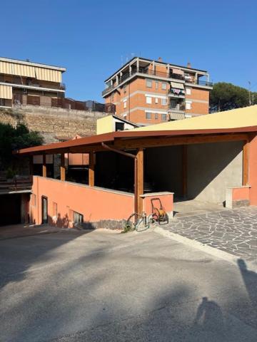 Lägenhet Comodo Loft Vicino La Metro Battistini Con Garage
